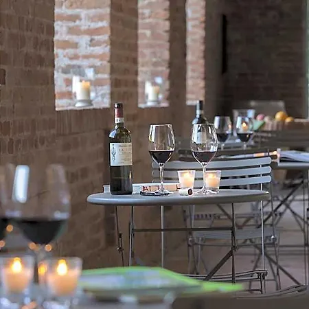 Alojamento de Acomodação e Pequeno-almoço Marchesi Alfieri - Cantine E Ospitalità San Martino Alfieri