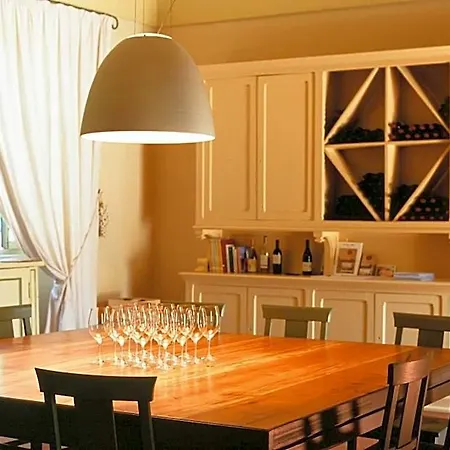 Alojamento de Acomodação e Pequeno-almoço Marchesi Alfieri - Cantine E Ospitalità San Martino Alfieri
