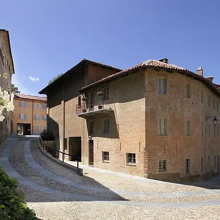 Marchesi Alfieri - Cantine E Ospitalita 4*
