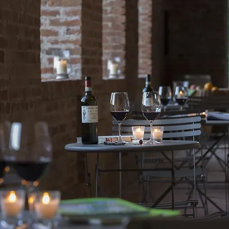 Marchesi Alfieri - Cantine E Ospitalita Bed & Breakfast 4*