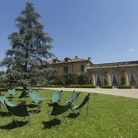 Bed & Breakfast Marchesi Alfieri - Cantine E Ospitalita 4*