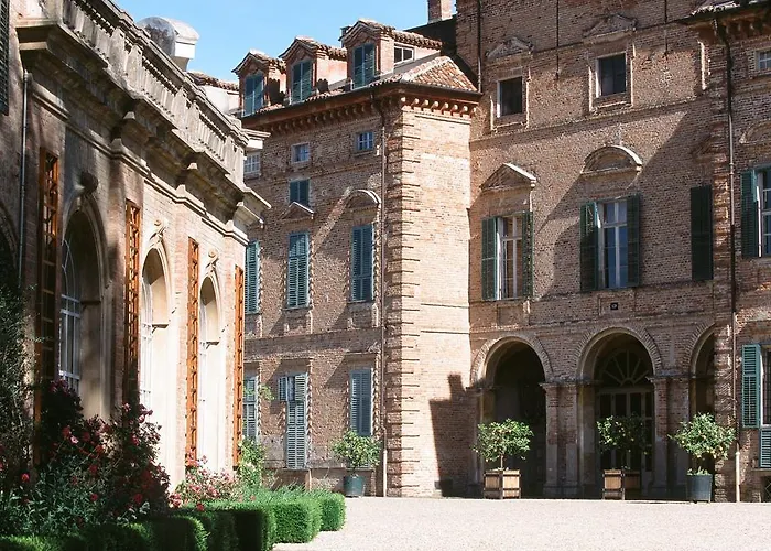 Bed and breakfast Marchesi Alfieri - Cantine E Ospitalita 4*